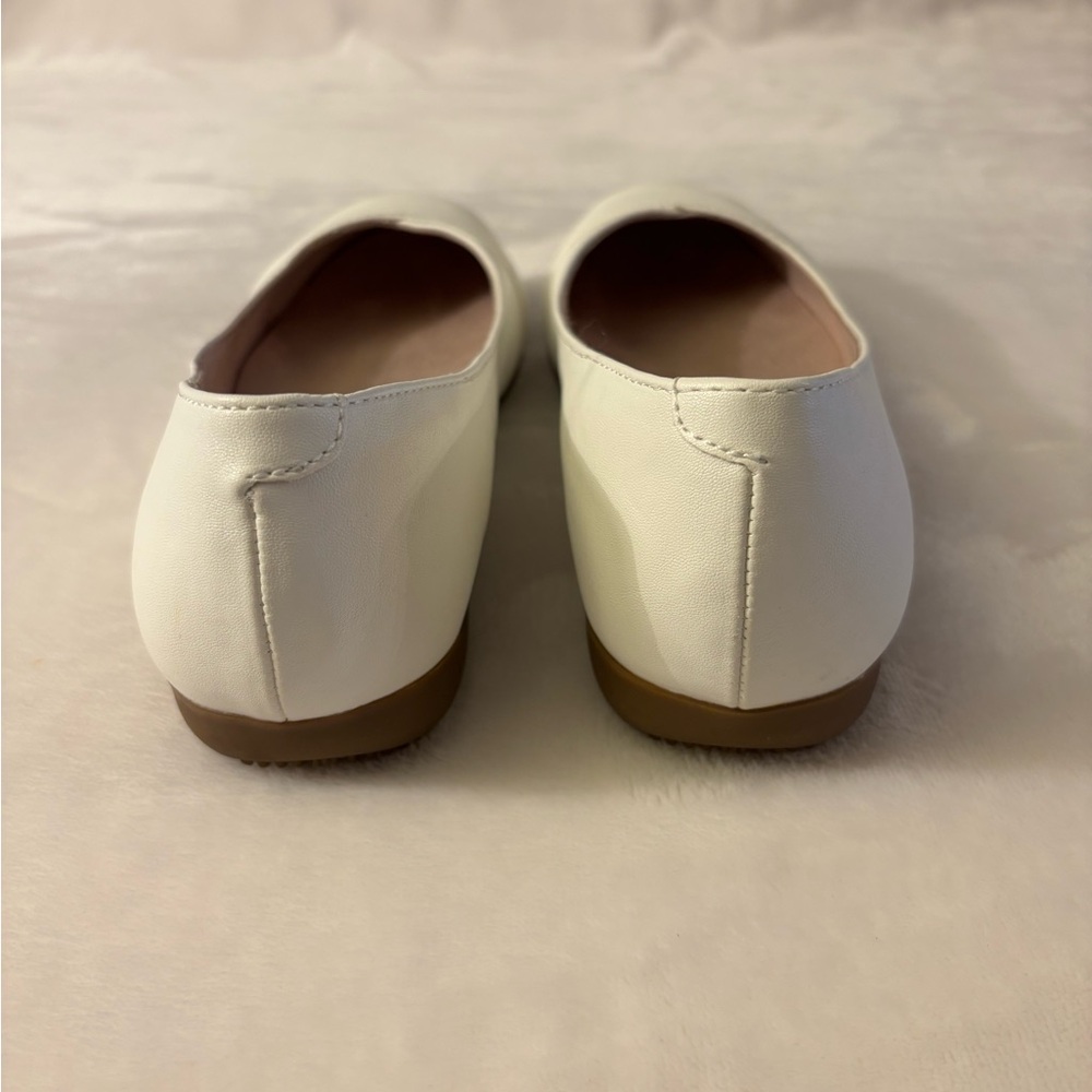 Cliffs by WHITE MOUNTAIN Women's Cream Flats - Picture 4 of 6